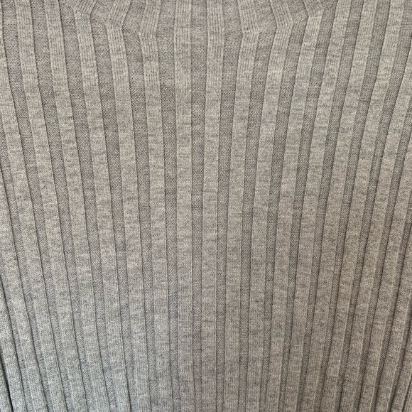 Forever 21 Size Large Ribbed Top - Picture 3 of 3